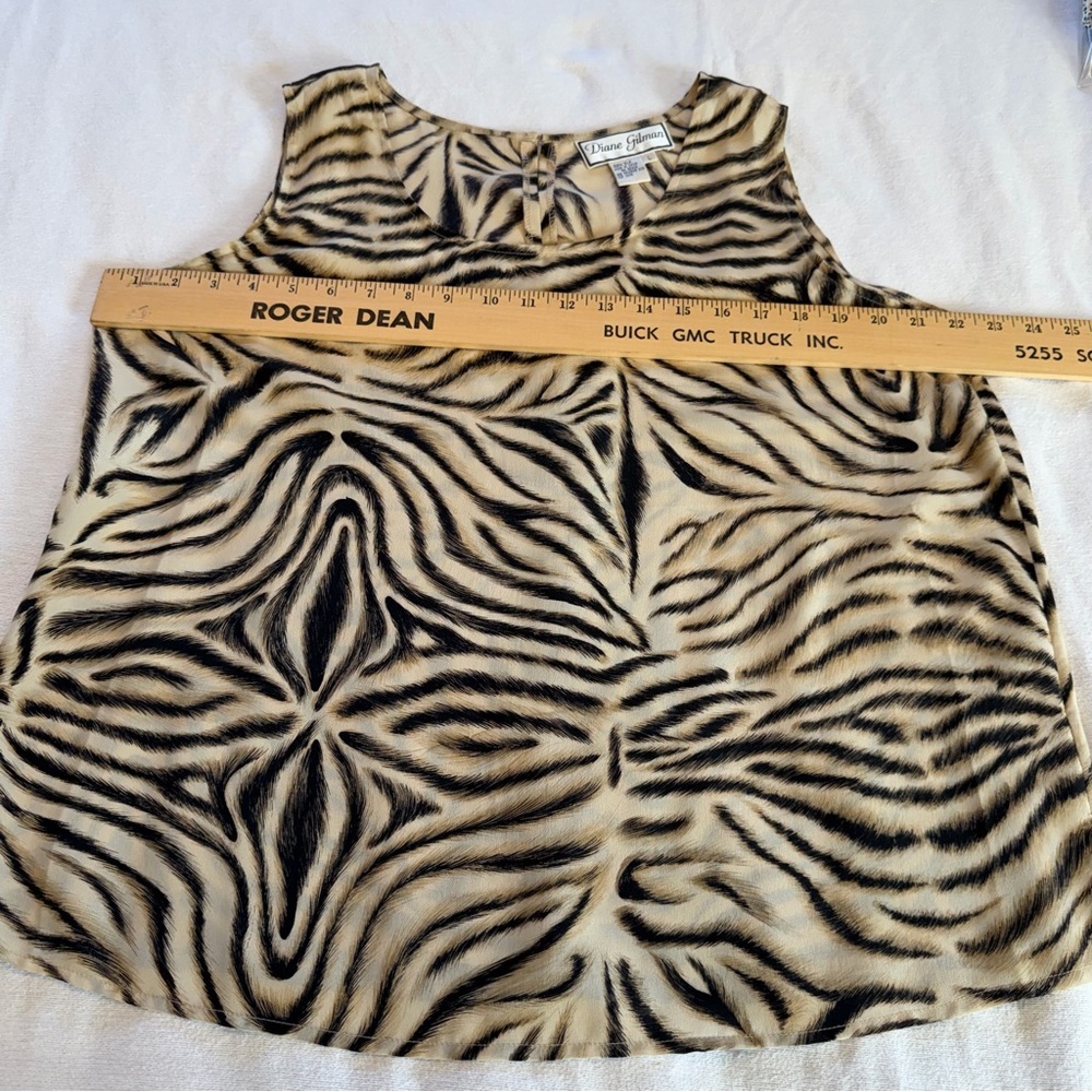 Diane Gilman 100% Silk Bold Zebra Print Tank L Quiet Luxury, Elevated Casual - Picture 6 of 9